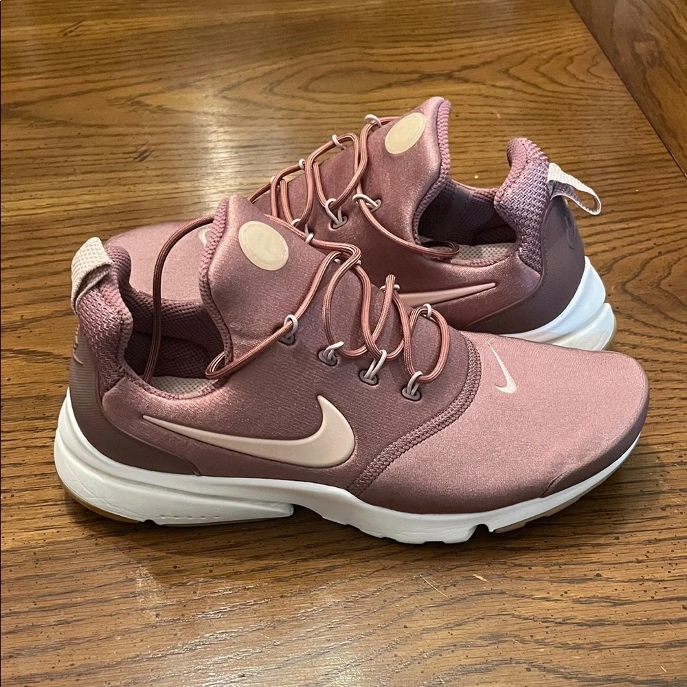Nike Presto Fly Mauve Sneakers, size‎ 9